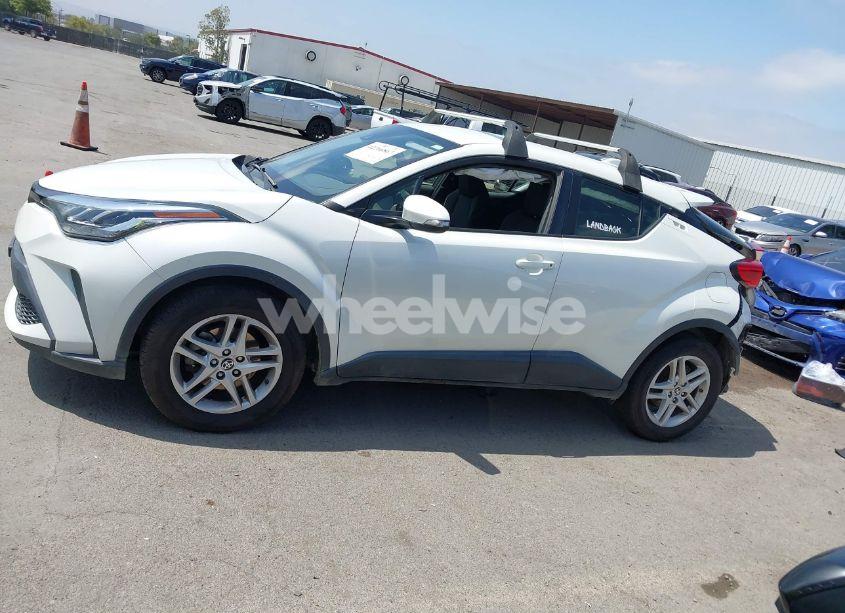 Photo 15 of 2021 Toyota C-hr LE (VIN JTNKHMBX2M1118467)
