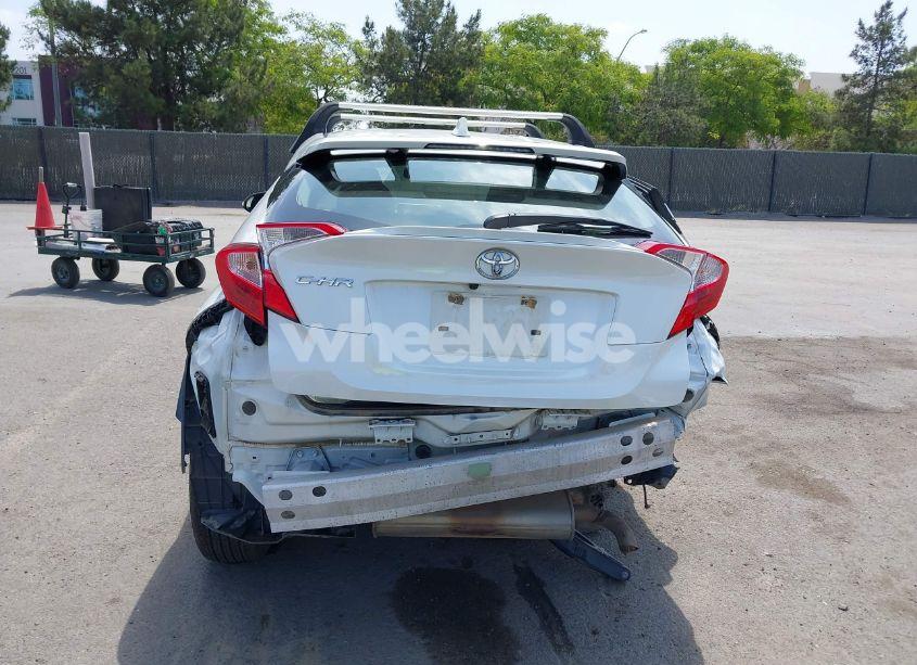 Photo 17 of 2021 Toyota C-hr LE (VIN JTNKHMBX2M1118467)