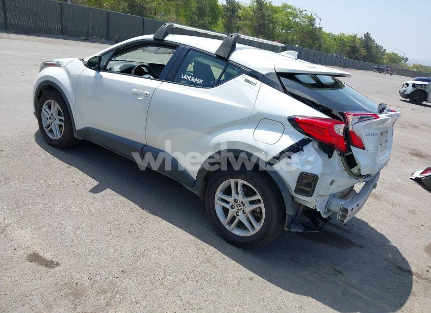 Photo 3 of 2021 Toyota C-hr LE (VIN JTNKHMBX2M1118467)