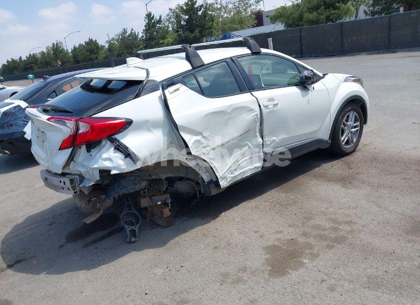 Photo 4 of 2021 Toyota C-hr LE (VIN JTNKHMBX2M1118467)