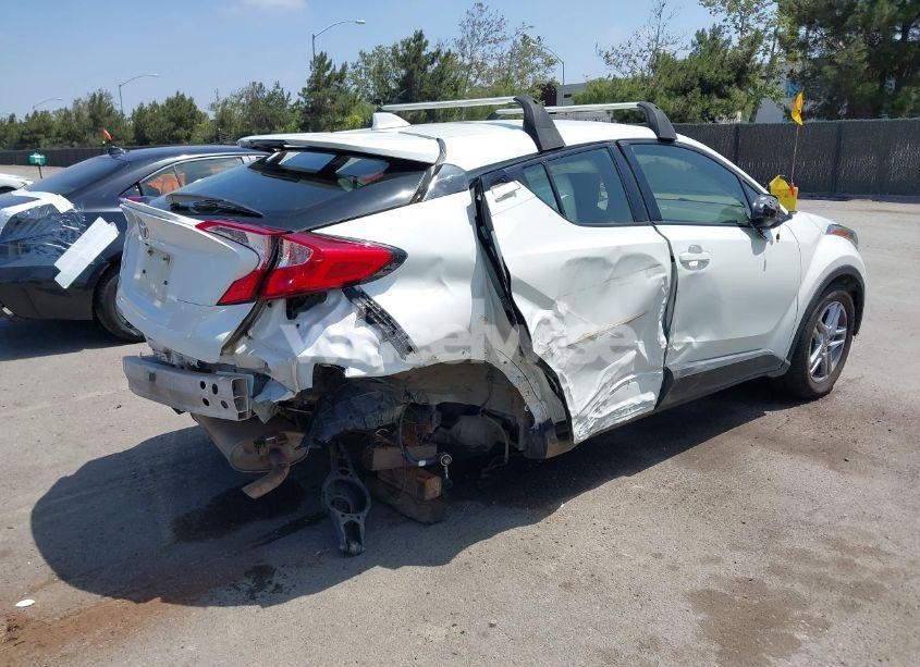 Photo 6 of 2021 Toyota C-hr LE (VIN JTNKHMBX2M1118467)