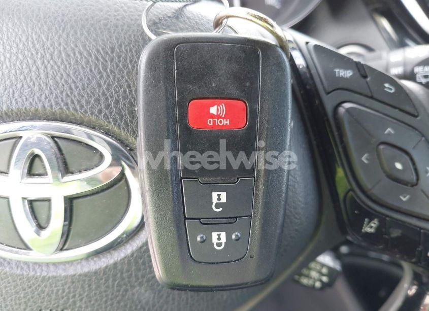 Photo 11 of 2019 Toyota C-hr XLE (VIN JTNKHMBX3K1015636)