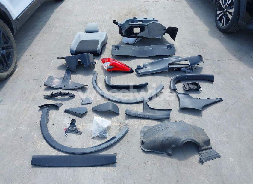 Photo 12 of 2019 Toyota C-hr XLE (VIN JTNKHMBX3K1015636)