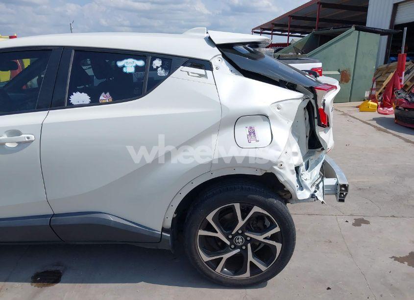 Photo 19 of 2019 Toyota C-hr XLE (VIN JTNKHMBX3K1015636)