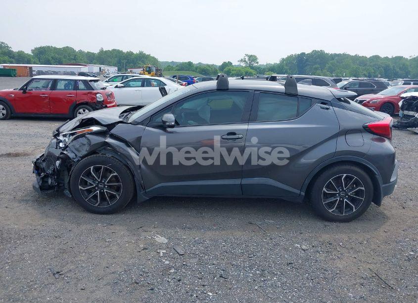 Photo 14 of 2019 Toyota C-hr (VIN JTNKHMBX3K1031755)