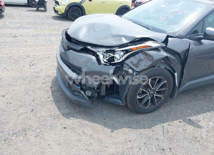 Photo 6 of 2019 Toyota C-hr (VIN JTNKHMBX3K1031755)