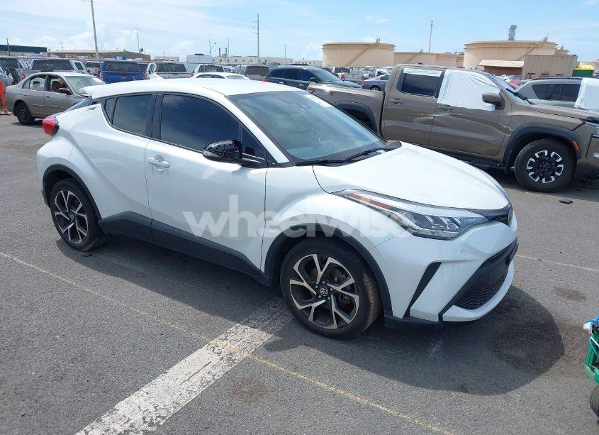 2022 Toyota C-hr XLE (VIN JTNKHMBX3N1134369) main photo