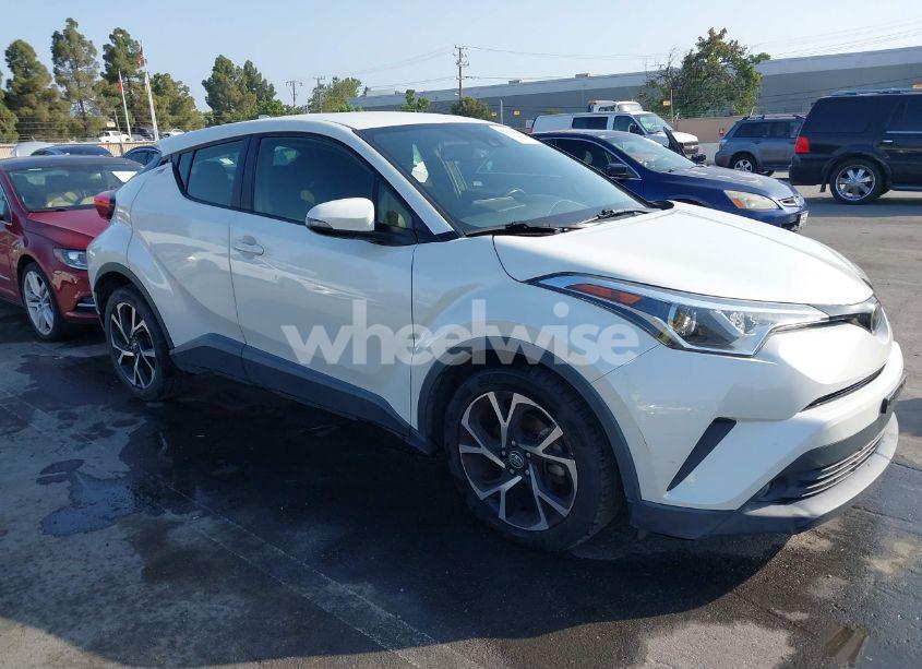2018 Toyota C-hr XLE PREMIUM (VIN JTNKHMBX5J1007391) main photo