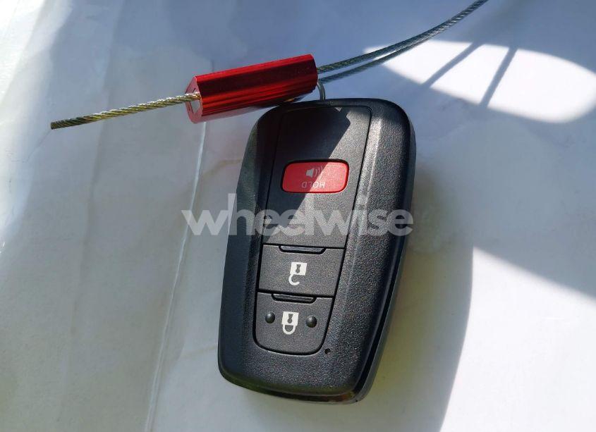 Photo 11 of 2018 Toyota C-hr XLE PREMIUM (VIN JTNKHMBX5J1007391)