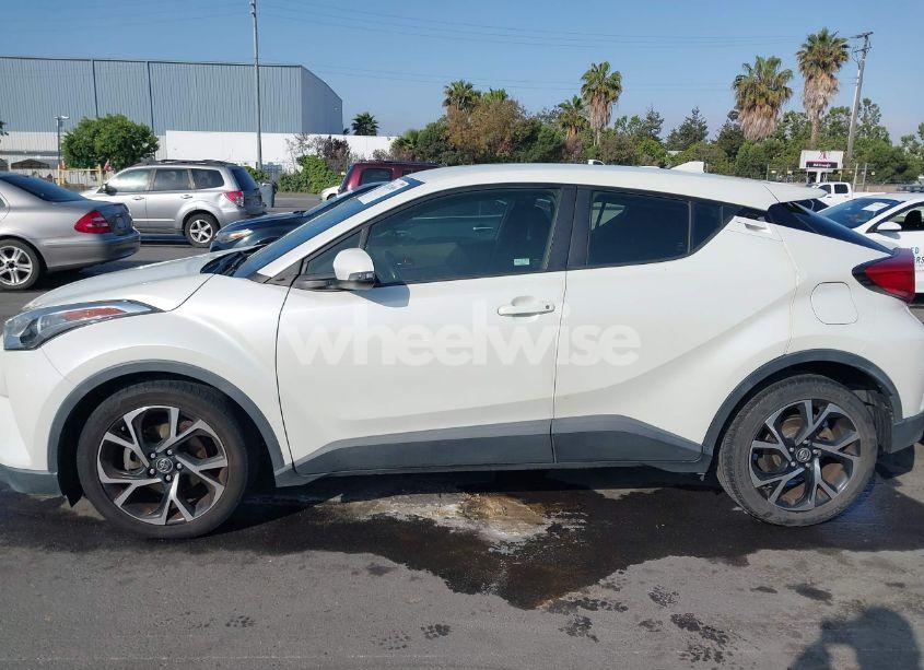 Photo 14 of 2018 Toyota C-hr XLE PREMIUM (VIN JTNKHMBX5J1007391)