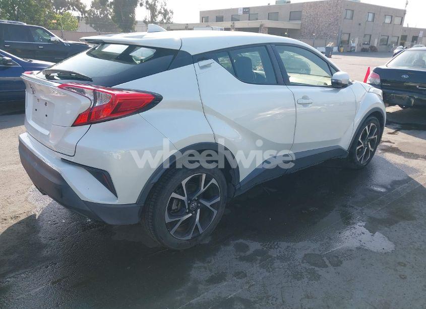 Photo 4 of 2018 Toyota C-hr XLE PREMIUM (VIN JTNKHMBX5J1007391)