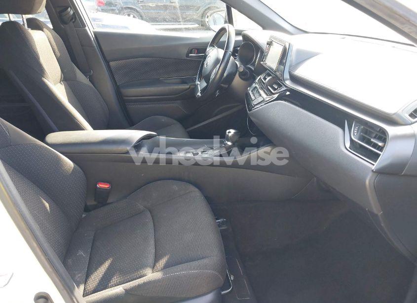 Photo 5 of 2018 Toyota C-hr XLE PREMIUM (VIN JTNKHMBX5J1007391)