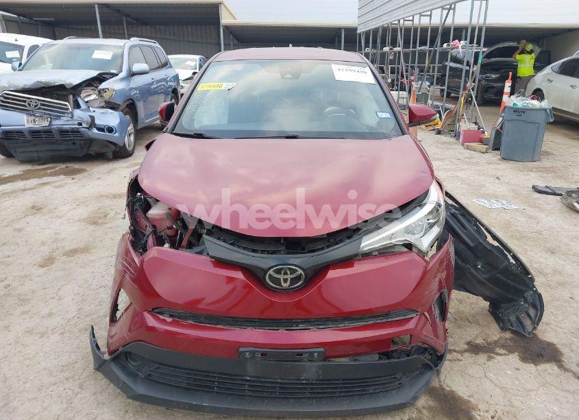Photo 12 of 2019 Toyota C-hr LE (VIN JTNKHMBX5K1053787)