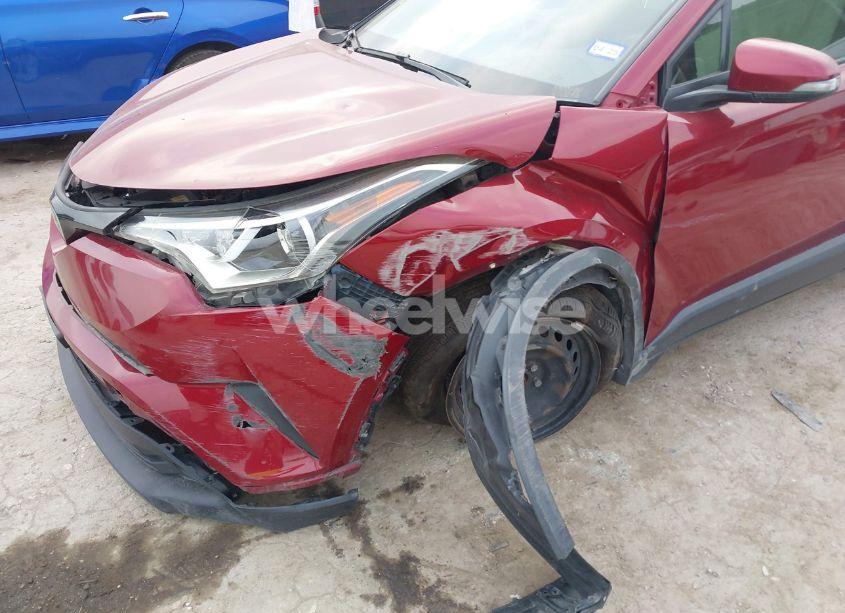 Photo 6 of 2019 Toyota C-hr LE (VIN JTNKHMBX5K1053787)