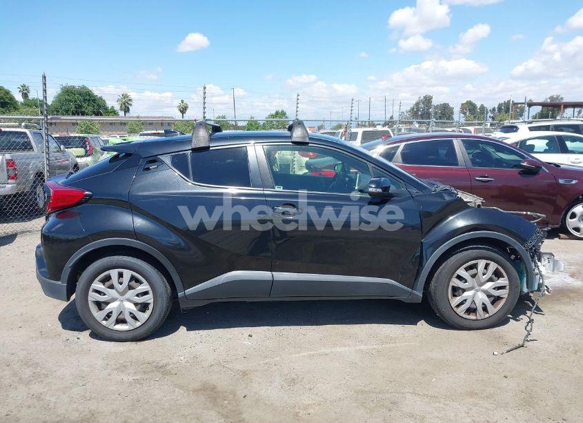 Photo 14 of 2019 Toyota C-hr LE (VIN JTNKHMBX5K1059637)