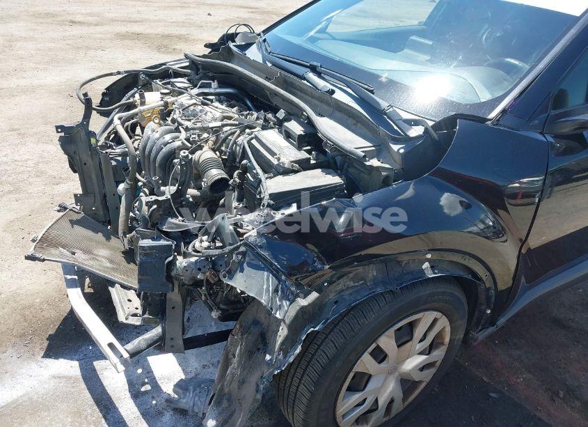 Photo 18 of 2019 Toyota C-hr LE (VIN JTNKHMBX5K1059637)