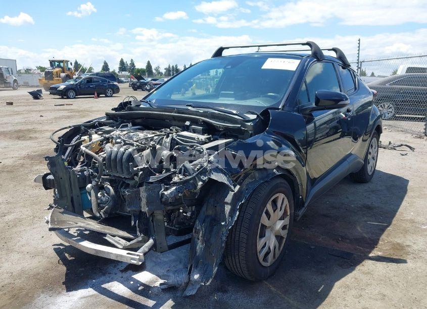 Photo 2 of 2019 Toyota C-hr LE (VIN JTNKHMBX5K1059637)