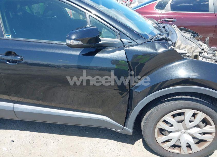 Photo 20 of 2019 Toyota C-hr LE (VIN JTNKHMBX5K1059637)