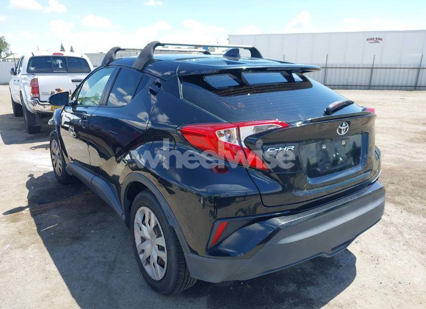 Photo 3 of 2019 Toyota C-hr LE (VIN JTNKHMBX5K1059637)
