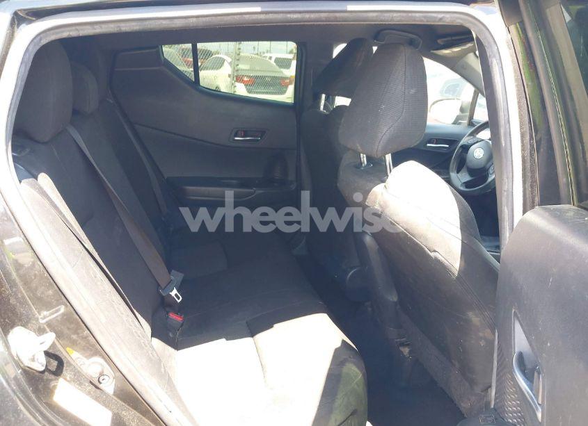 Photo 8 of 2019 Toyota C-hr LE (VIN JTNKHMBX5K1059637)