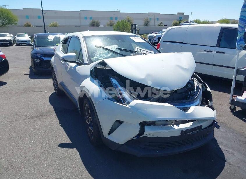 2019 Toyota C-hr XLE (VIN JTNKHMBX5K1062232) main photo
