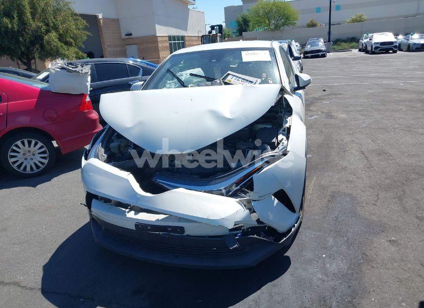 Photo 12 of 2019 Toyota C-hr XLE (VIN JTNKHMBX5K1062232)