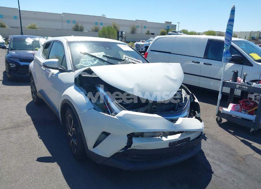Photo 13 of 2019 Toyota C-hr XLE (VIN JTNKHMBX5K1062232)