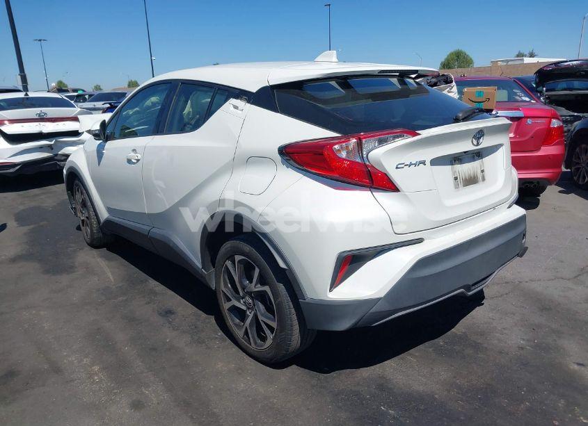 Photo 3 of 2019 Toyota C-hr XLE (VIN JTNKHMBX5K1062232)