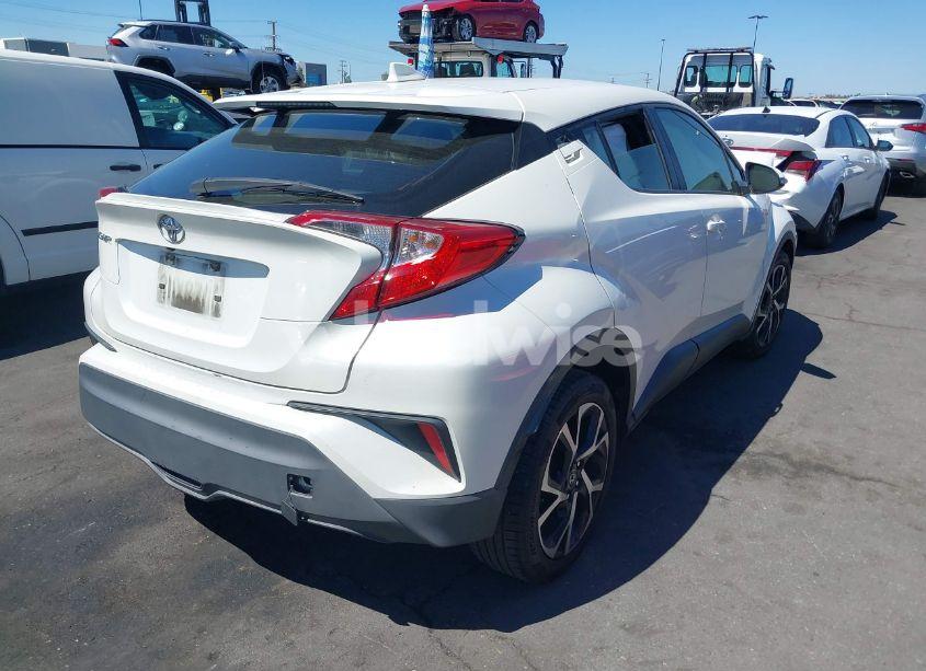 Photo 4 of 2019 Toyota C-hr XLE (VIN JTNKHMBX5K1062232)