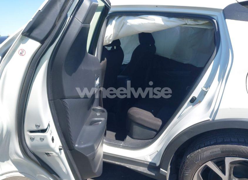 Photo 8 of 2019 Toyota C-hr XLE (VIN JTNKHMBX5K1062232)