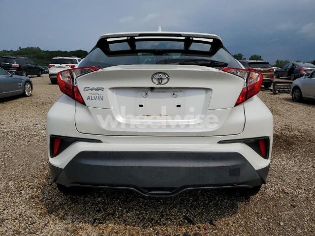 Photo 6 of 2020 TOYOTA C-HR XLE (VIN JTNKHMBX5L1066184)
