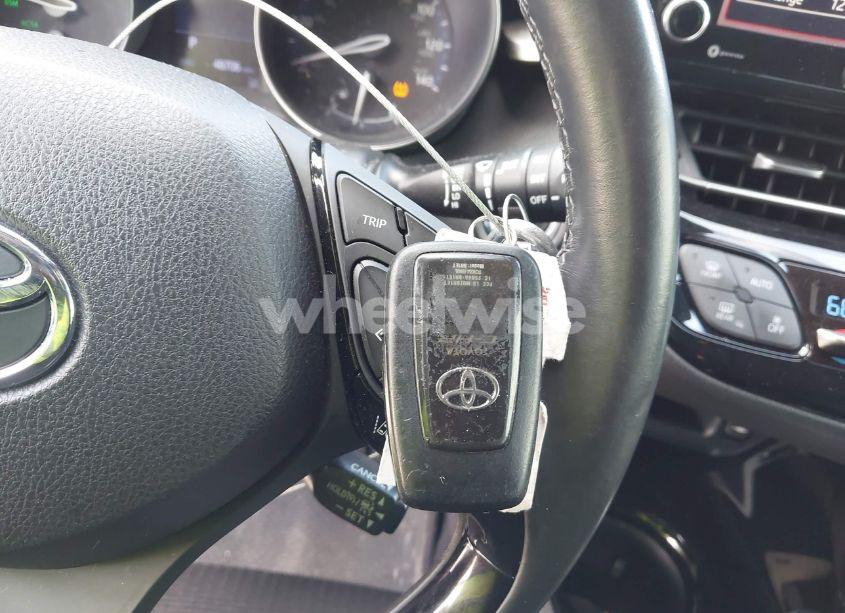 Photo 11 of 2019 Toyota C-hr XLE (VIN JTNKHMBX6K1036948)