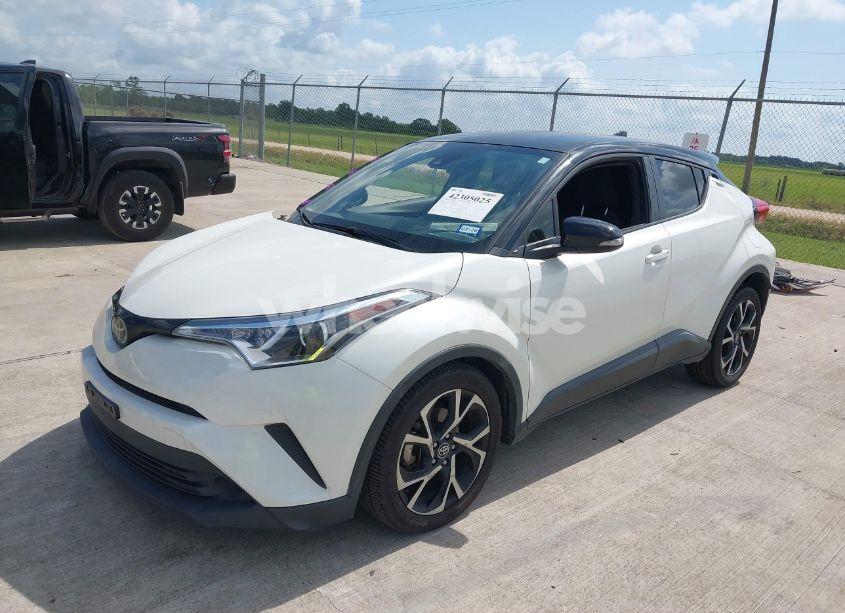 Photo 2 of 2019 Toyota C-hr XLE (VIN JTNKHMBX6K1036948)