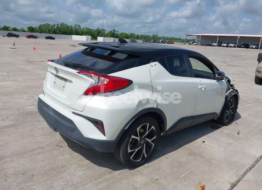 Photo 4 of 2019 Toyota C-hr XLE (VIN JTNKHMBX6K1036948)