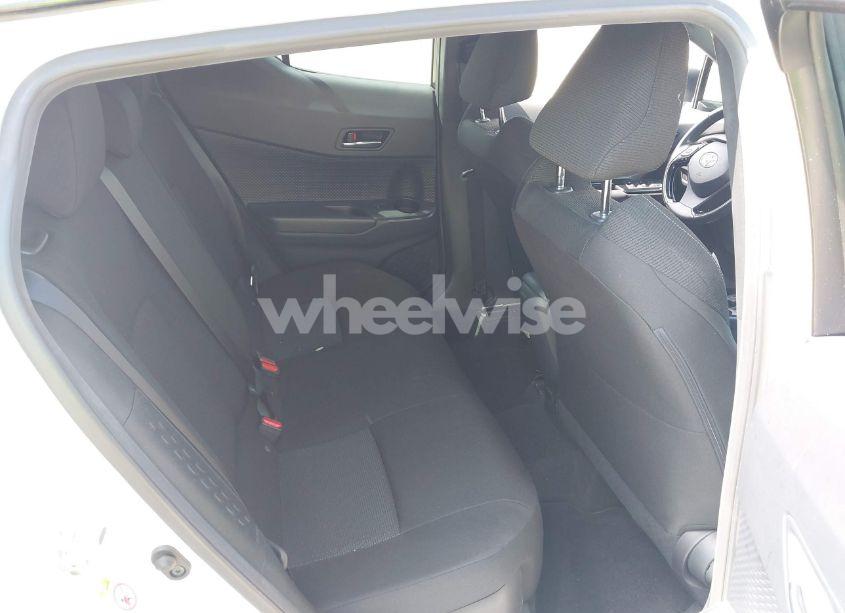 Photo 8 of 2019 Toyota C-hr XLE (VIN JTNKHMBX6K1036948)