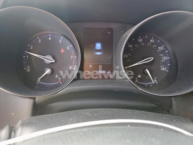 Photo 2 of 2020 TOYOTA C-HR XLE (VIN JTNKHMBX6L1083351)