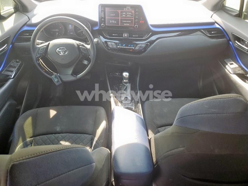 Photo 6 of 2020 TOYOTA C-HR XLE (VIN JTNKHMBX6L1083351)