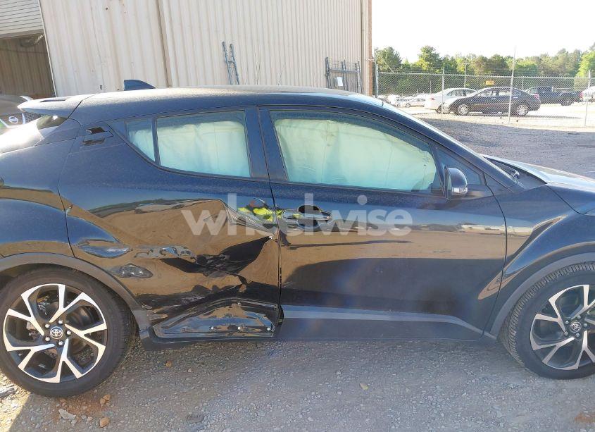 Photo 13 of 2020 Toyota C-hr XLE (VIN JTNKHMBX6L1085990)