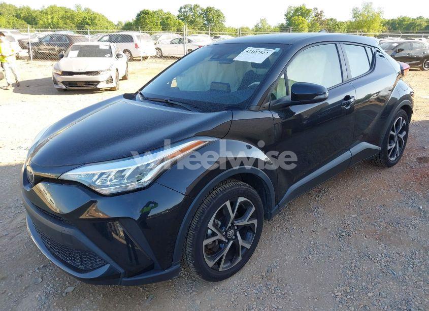 Photo 2 of 2020 Toyota C-hr XLE (VIN JTNKHMBX6L1085990)