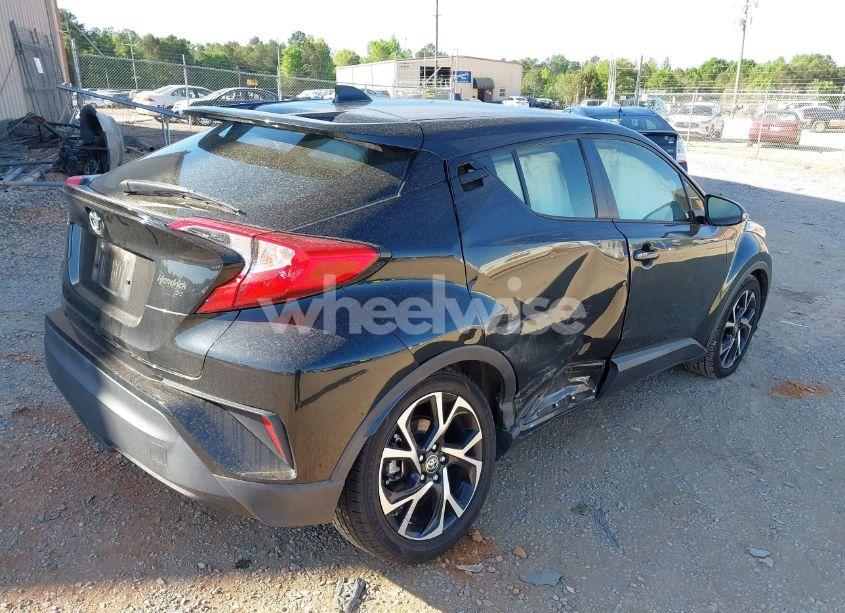 Photo 4 of 2020 Toyota C-hr XLE (VIN JTNKHMBX6L1085990)