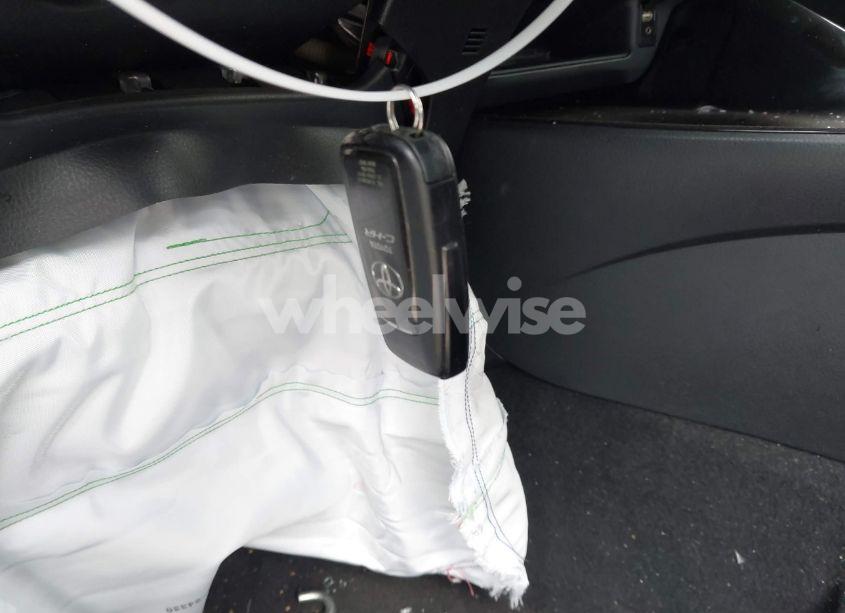 Photo 11 of 2019 Toyota C-hr XLE (VIN JTNKHMBX8K1046347)