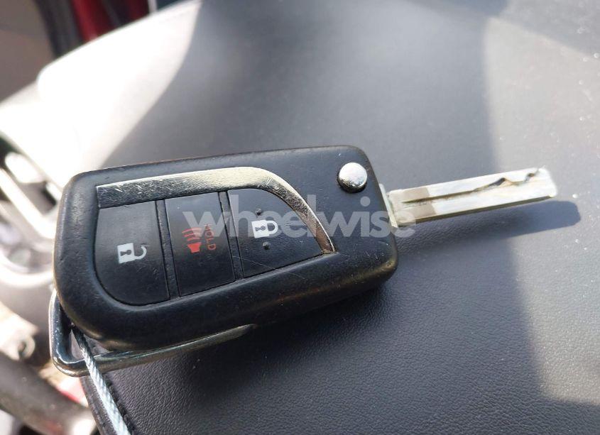 Photo 11 of 2018 Toyota C-hr XLE (VIN JTNKHMBX9J1011380)