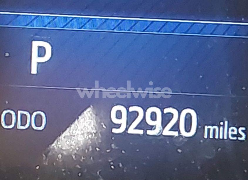 Photo 16 of 2018 Toyota C-hr XLE (VIN JTNKHMBX9J1011380)