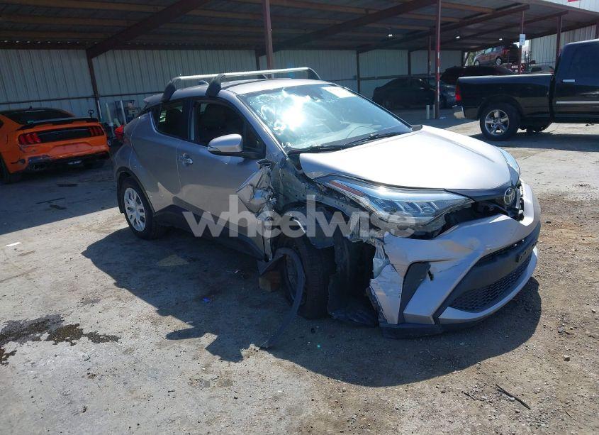 2020 Toyota C-hr LE (VIN JTNKHMBXXL1085829) main photo