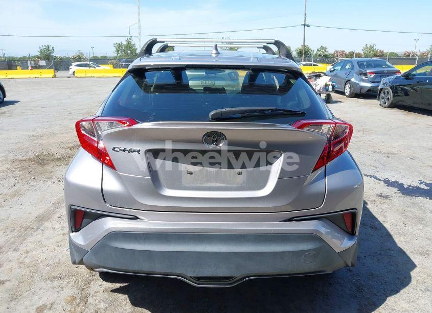 Photo 15 of 2020 Toyota C-hr LE (VIN JTNKHMBXXL1085829)