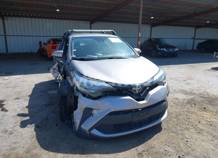 Photo 6 of 2020 Toyota C-hr LE (VIN JTNKHMBXXL1085829)