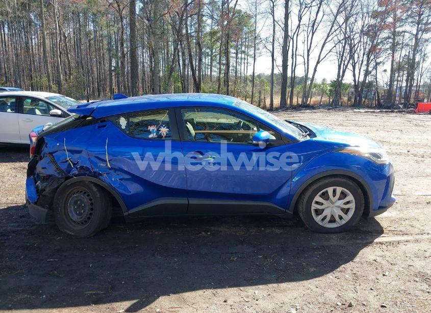 Photo 13 of 2020 Toyota C-hr LE (VIN JTNKHMBXXL1092909)