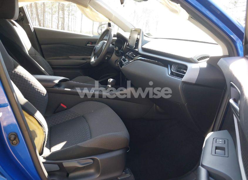 Photo 5 of 2020 Toyota C-hr LE (VIN JTNKHMBXXL1092909)