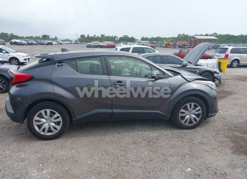 Photo 13 of 2021 Toyota C-hr LE (VIN JTNKHMBXXM1098016)