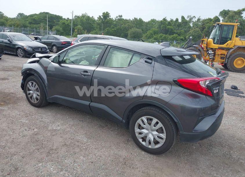 Photo 3 of 2021 Toyota C-hr LE (VIN JTNKHMBXXM1098016)
